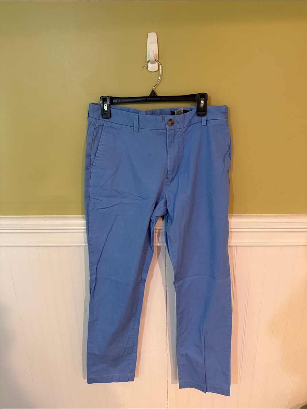 Men's Size 34W x 32L Vineyard Vines Slim Chino Pants in Light Blue